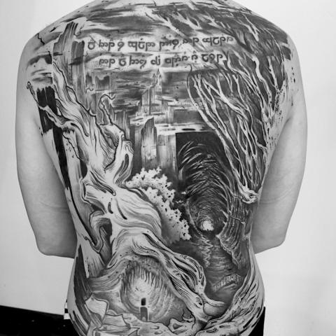 <p>a freehand backpiece inspired by The Hobbit for Daan.</p>